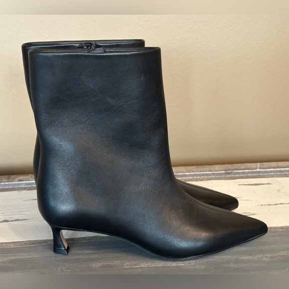 ANTONIO MELANI Shoes - Jennifer Sumko x Antonio Melani Black Leather Pointed Toe Kitten Heel Boots 6.5M